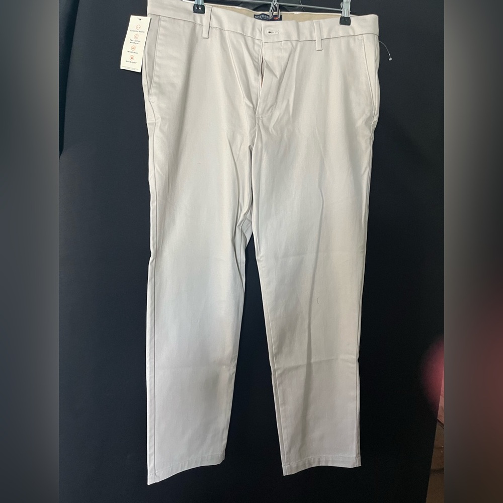 Men's Classic Khaki Dockers